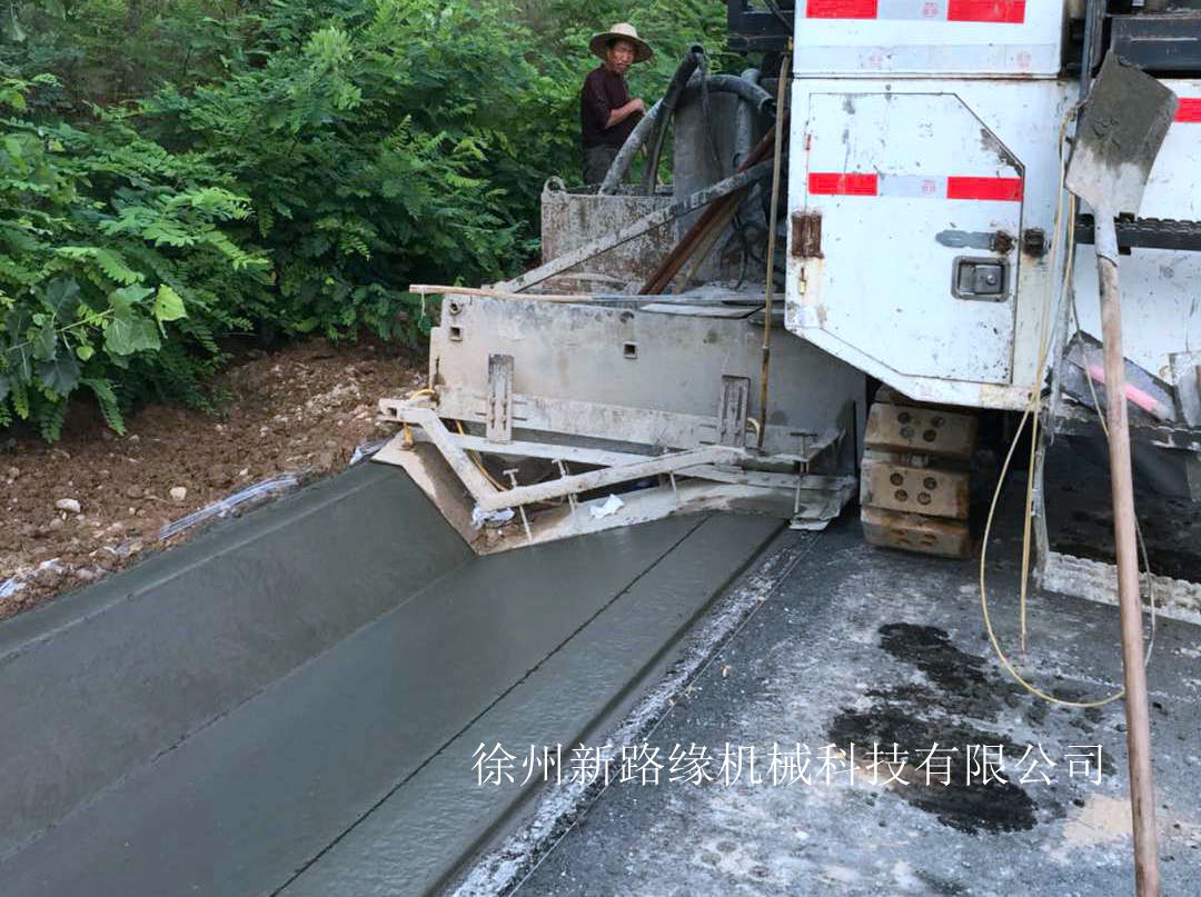 混凝土攤鋪機的施工技術、安全操作