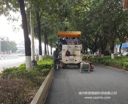 滑膜攤鋪機(jī).jpg 滑膜攤鋪機(jī).jpg