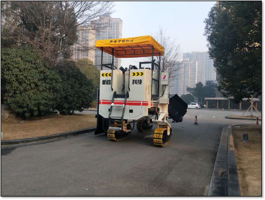 要正確使用操作混凝土路緣石滑模攤鋪機，定期對路緣石滑模機進行保養(yǎng)和維護